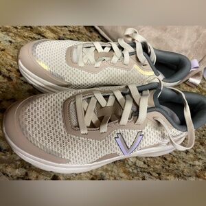 Vionic Women's Neutral Taupe Knit Trainers with Lavender Accent